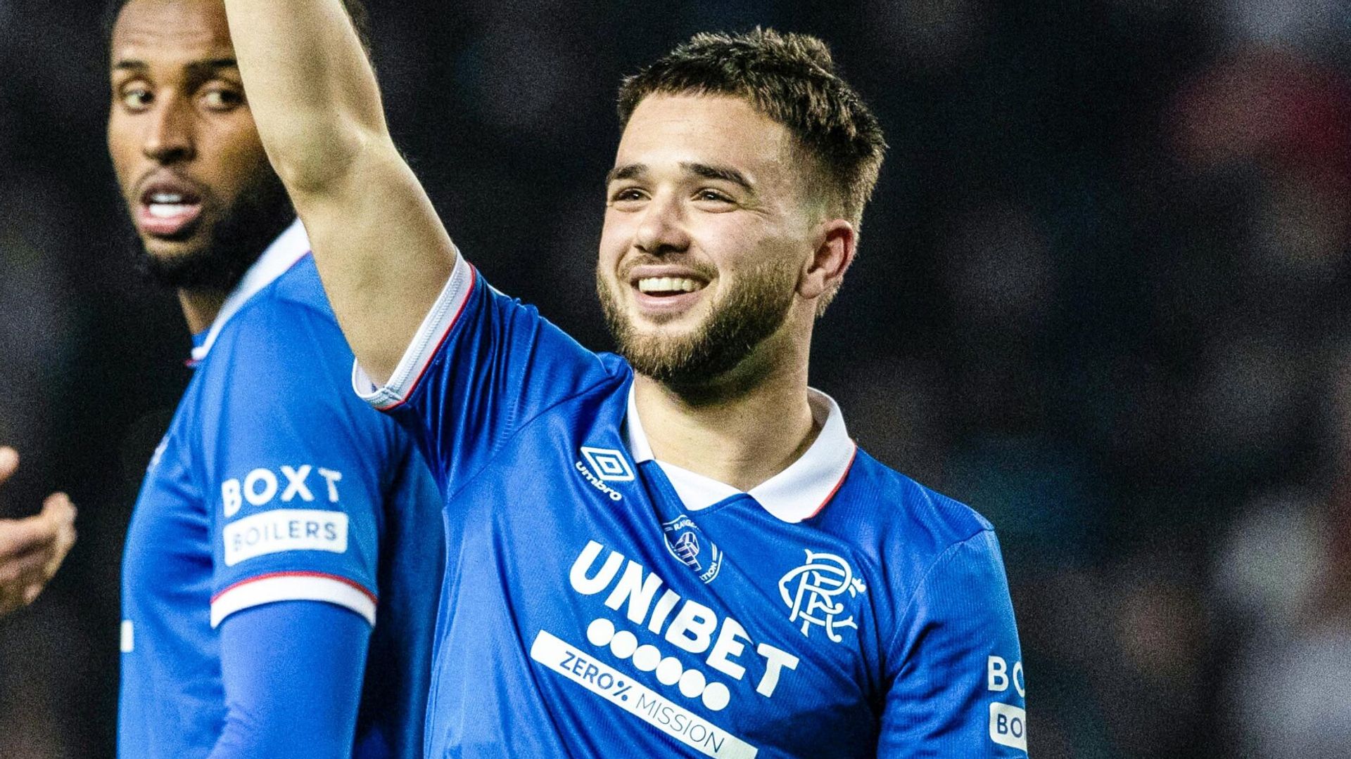 Rangers sprongen Celtic voorbij met een zelfverzekerde overwinning op Aberdeen en veroverden de tweede plaats