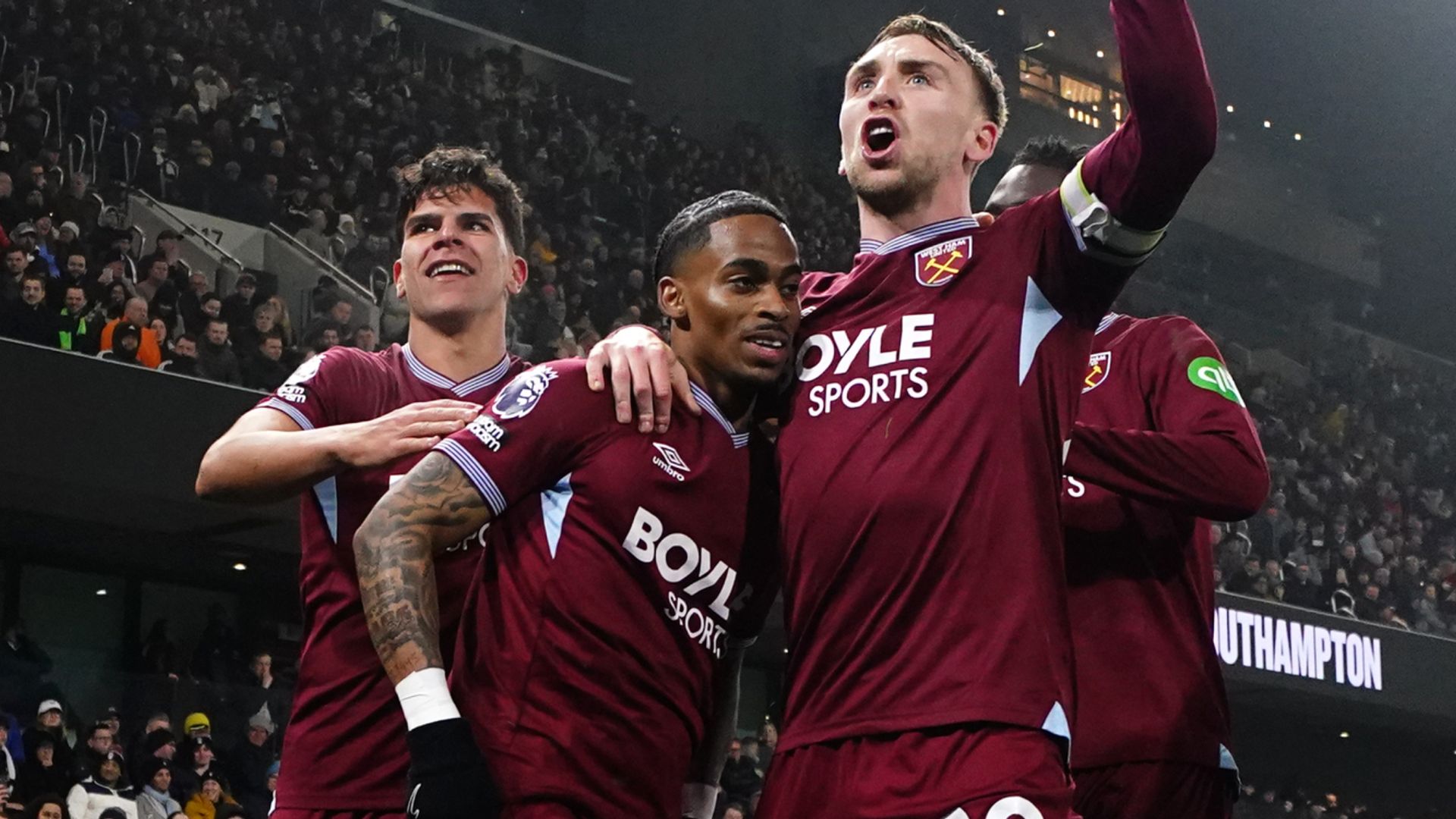 Summerville boosts Hammers' survival hopes after Fulham mix-up