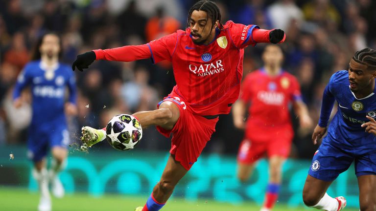 Platz 3 (geteilt): Bradley Barcola wechselt für 135 Millionen Euro von Paris Saint-Germain zum FC Liverpool.