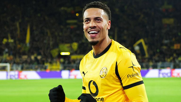 Felix Nmecha wird noch länger für den BVB jubeln dürfen.