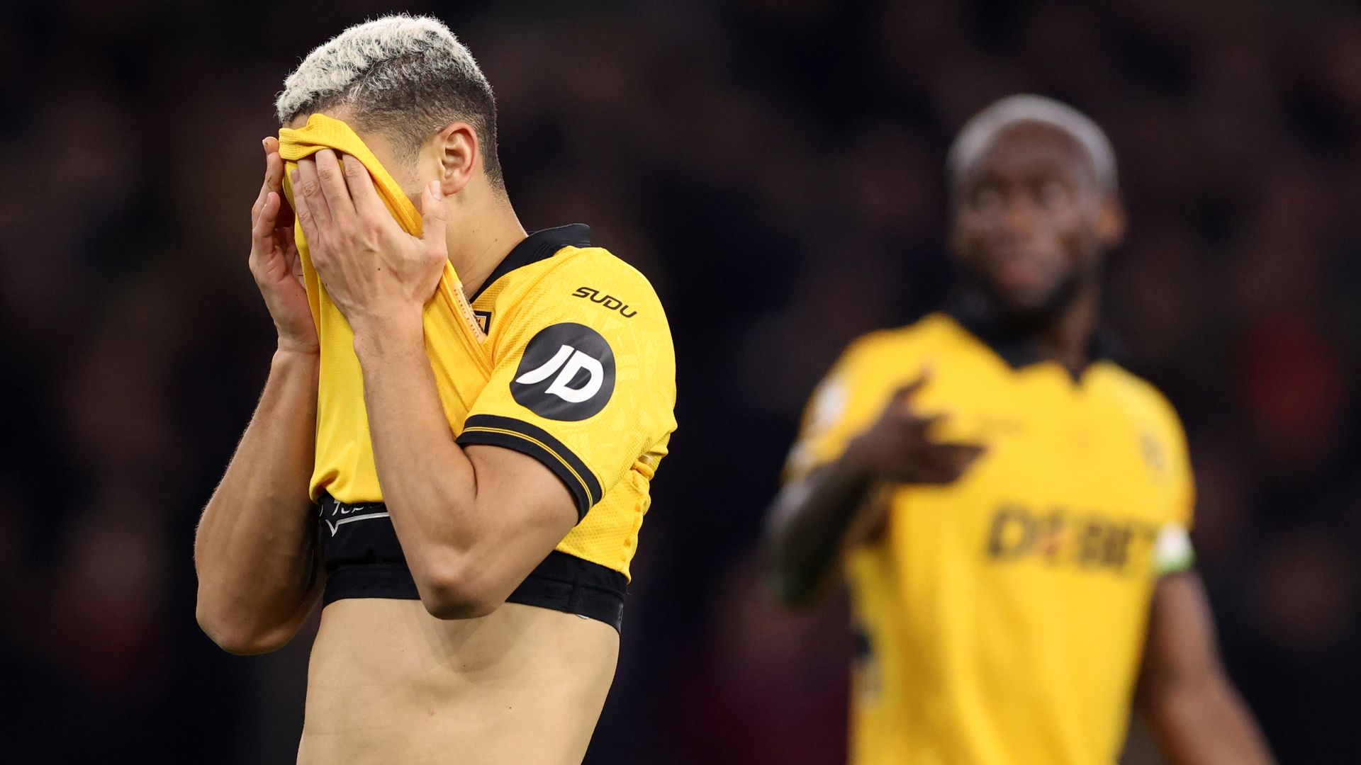 Wolves Bayar Harga untuk Rekrutmen Buruk dengan Degradasi Memalukan