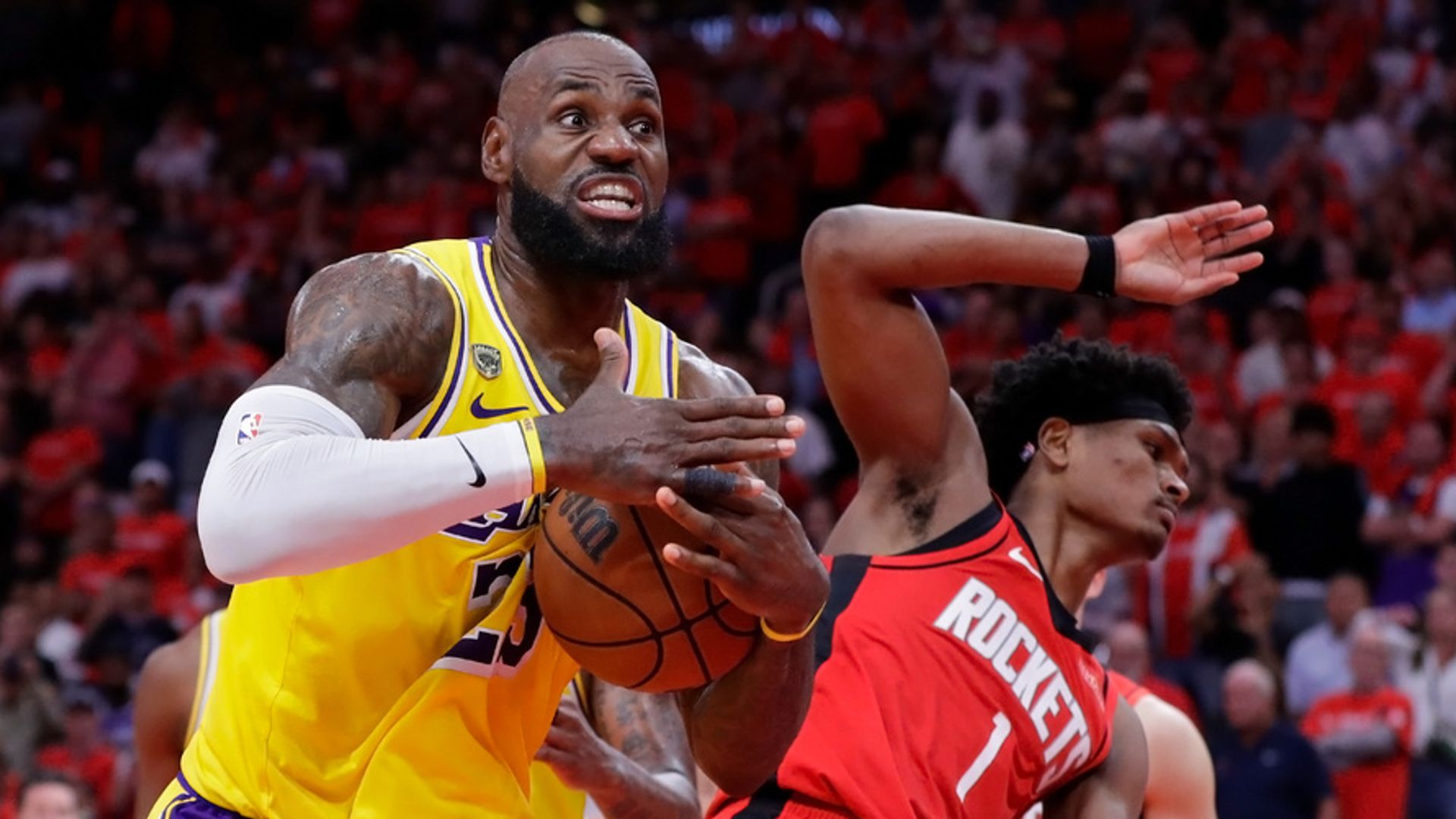 James helps Lakers storm back late to go 3-0 against Rockets