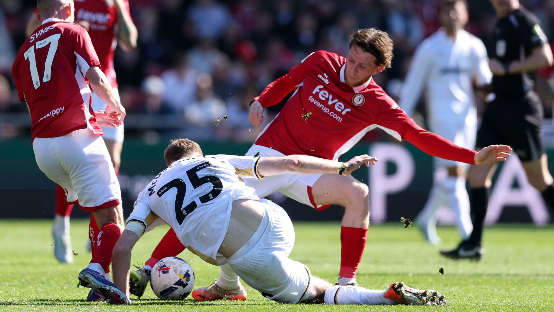 Bristol City make it back-to-back wins under Hodgson