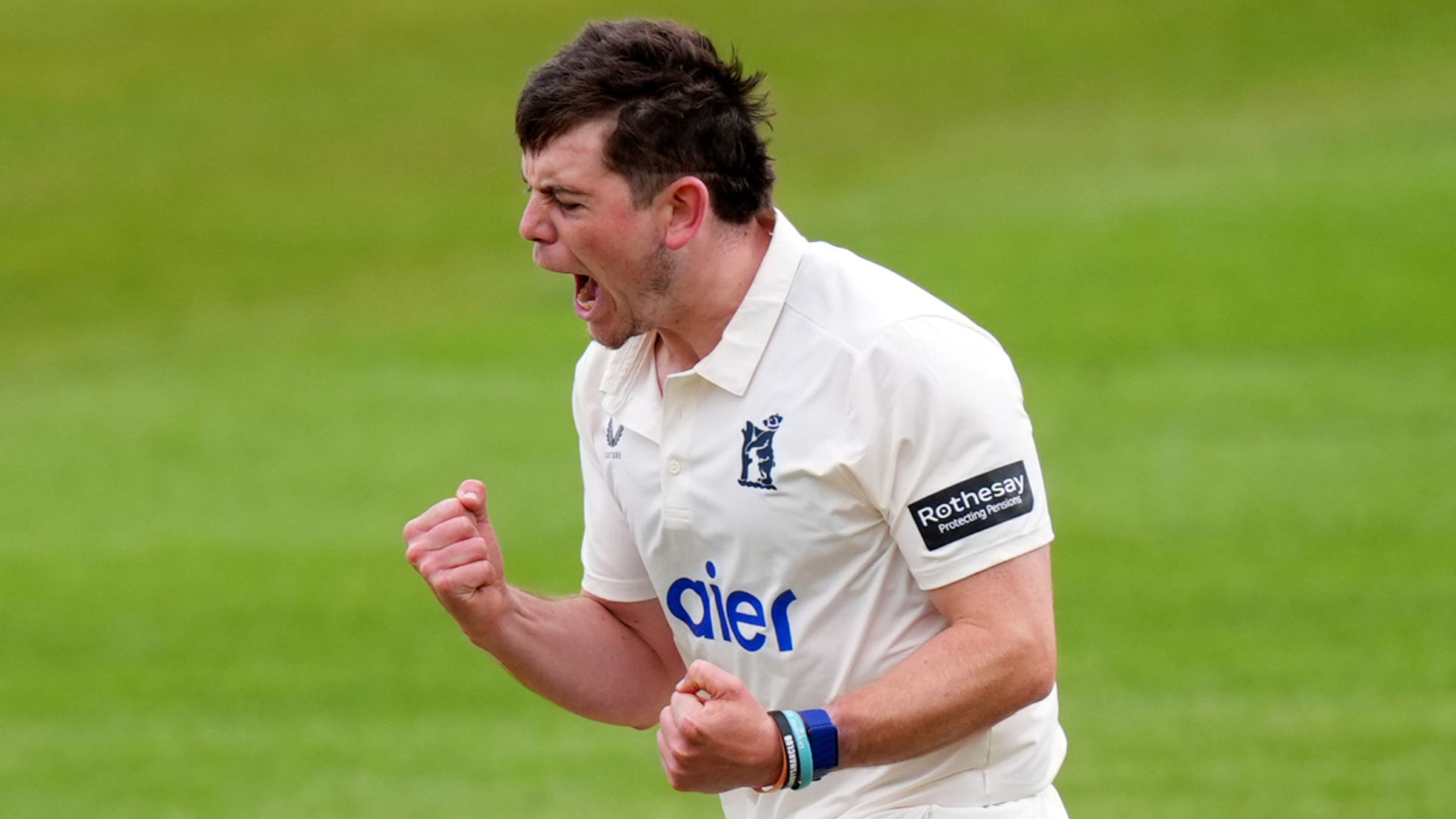 Pope and Crawley struggle on County Championship opening day