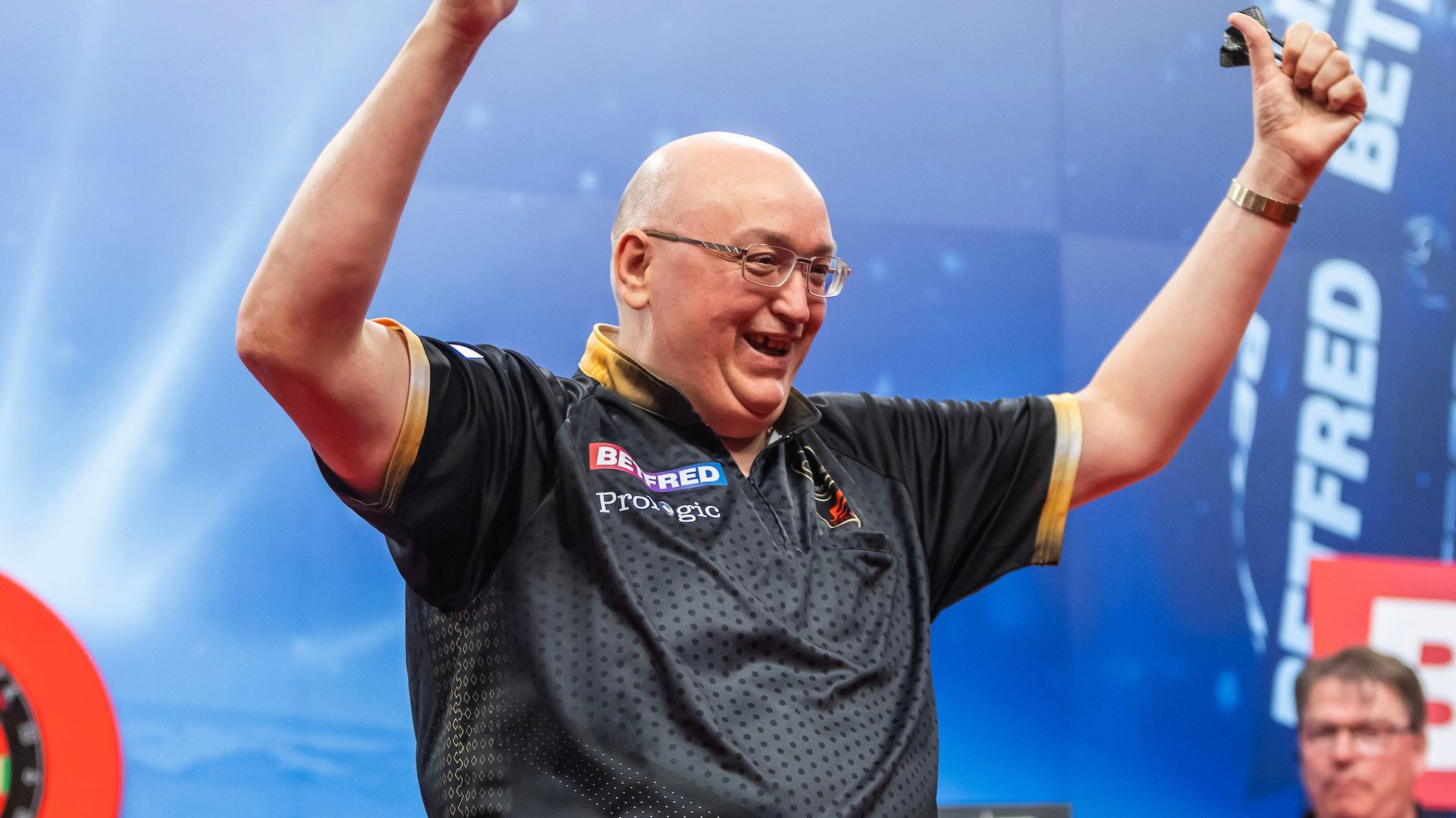 Gilding wins first ProTour title on 442nd attempt