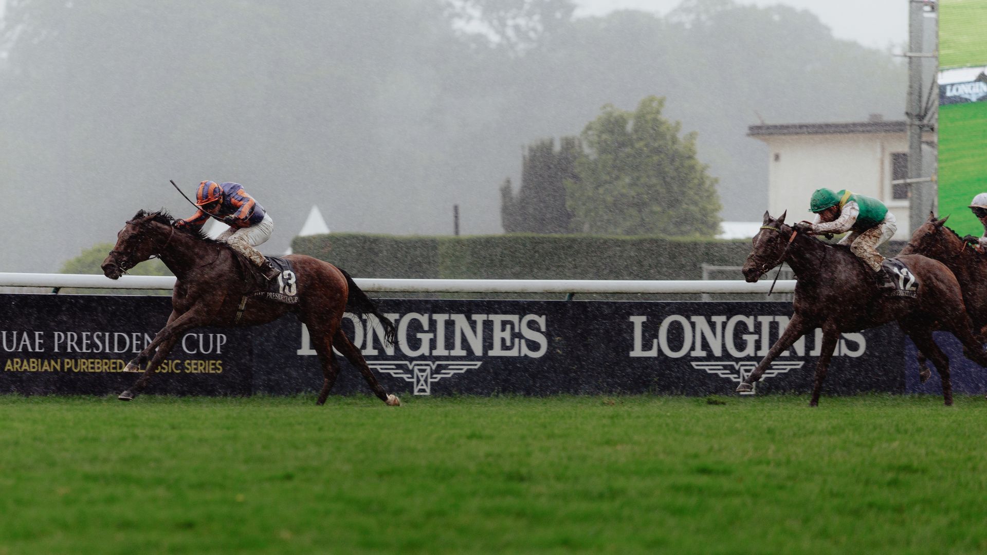 Diamond Necklace sparkles in French 1000 Guineas