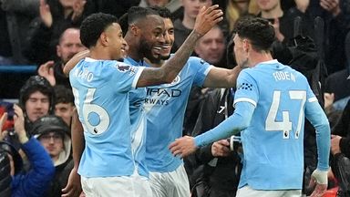 Man City beat Crystal Palace to keep title hopes alive