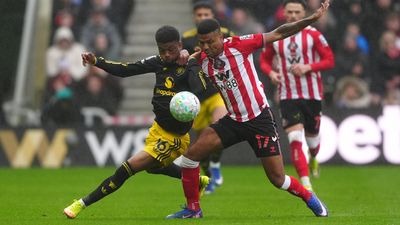 Sunderland waste more chances against Man Utd LIVE!