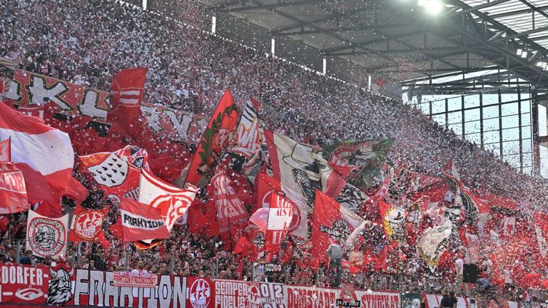 PLATZ 08: 1. FC Köln (RheinEnergieStadion)
Durchschnitt: 49.918 (Kapazität: 50.000)