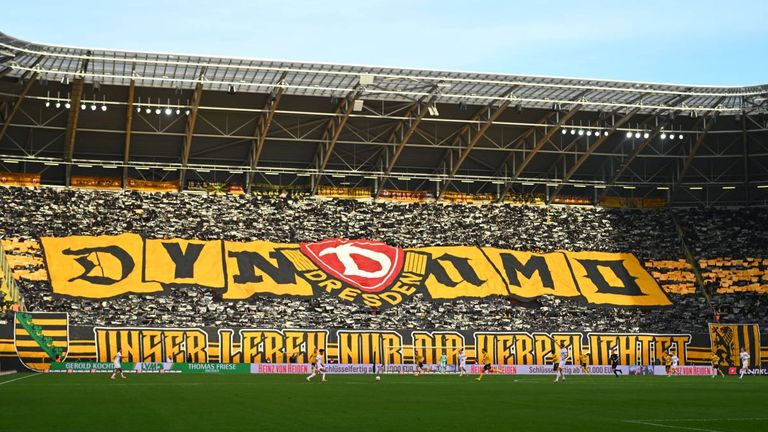 PLATZ 18: Dynamo Dresden (Rudolf-Harbig-Stadion)
Durchschnitt: 31.037 (Kapazität: 32.123)