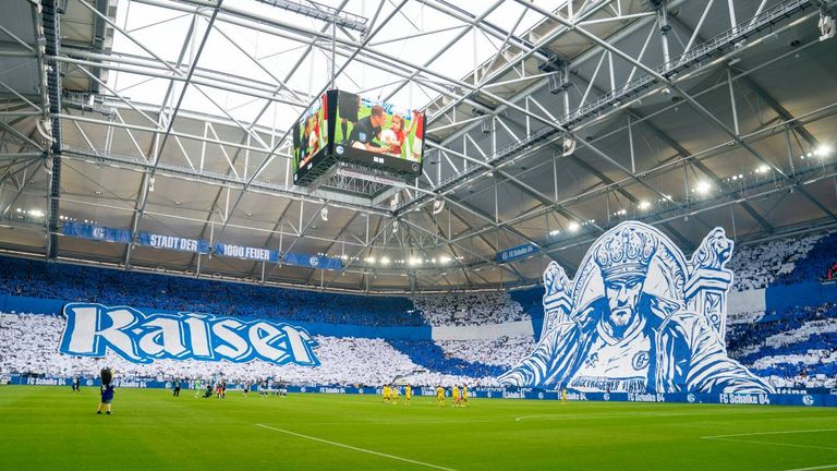 PLATZ 03: FC Schalke 04 (Veltins-Arena)
Durchschnitt: 61.829 (Kapazität: 62.829)