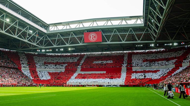 PLATZ 13: Fortuna Düsseldorf (Merkur Spiel-Arena)
Durchschnitt: 42.502 (Kapazität: 54. 600)