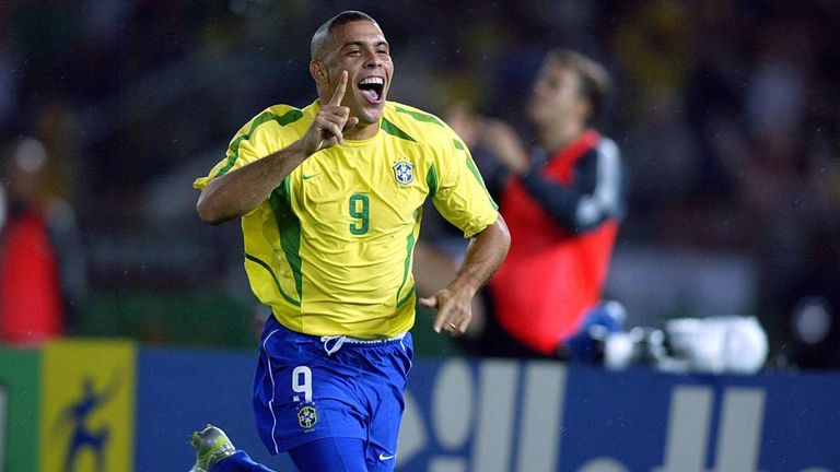 PLATZ 2: Ronaldo (Brasilien), 15 Tore in 19 Spielen