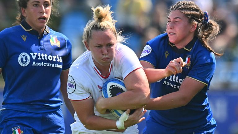 Marlie Packer scored four tries as England's Red Roses proved too strong for Italy in Parma in the Women's Six Nations