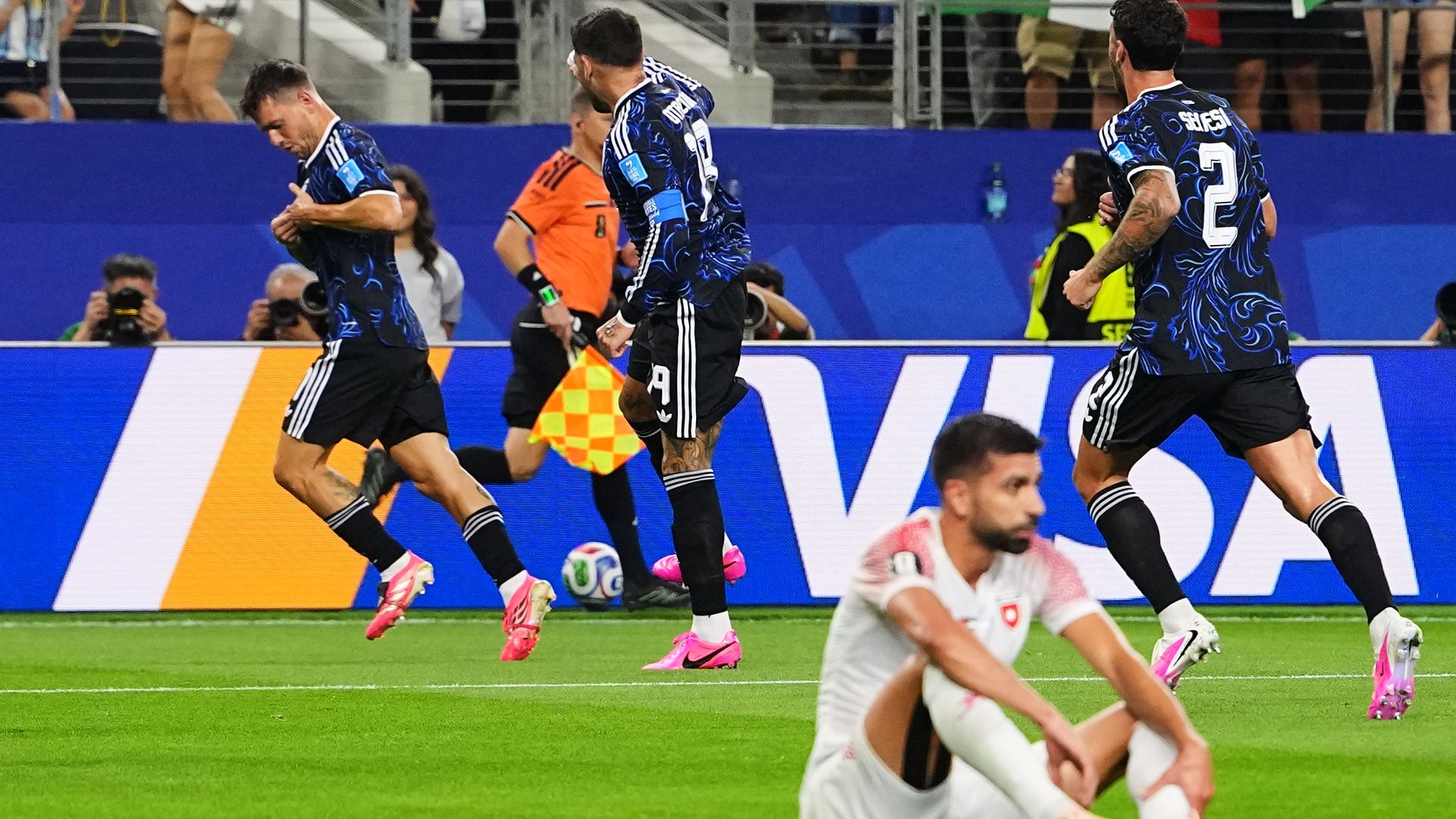 Argentina winning without Messi while Algeria vs Austria level LIVE!