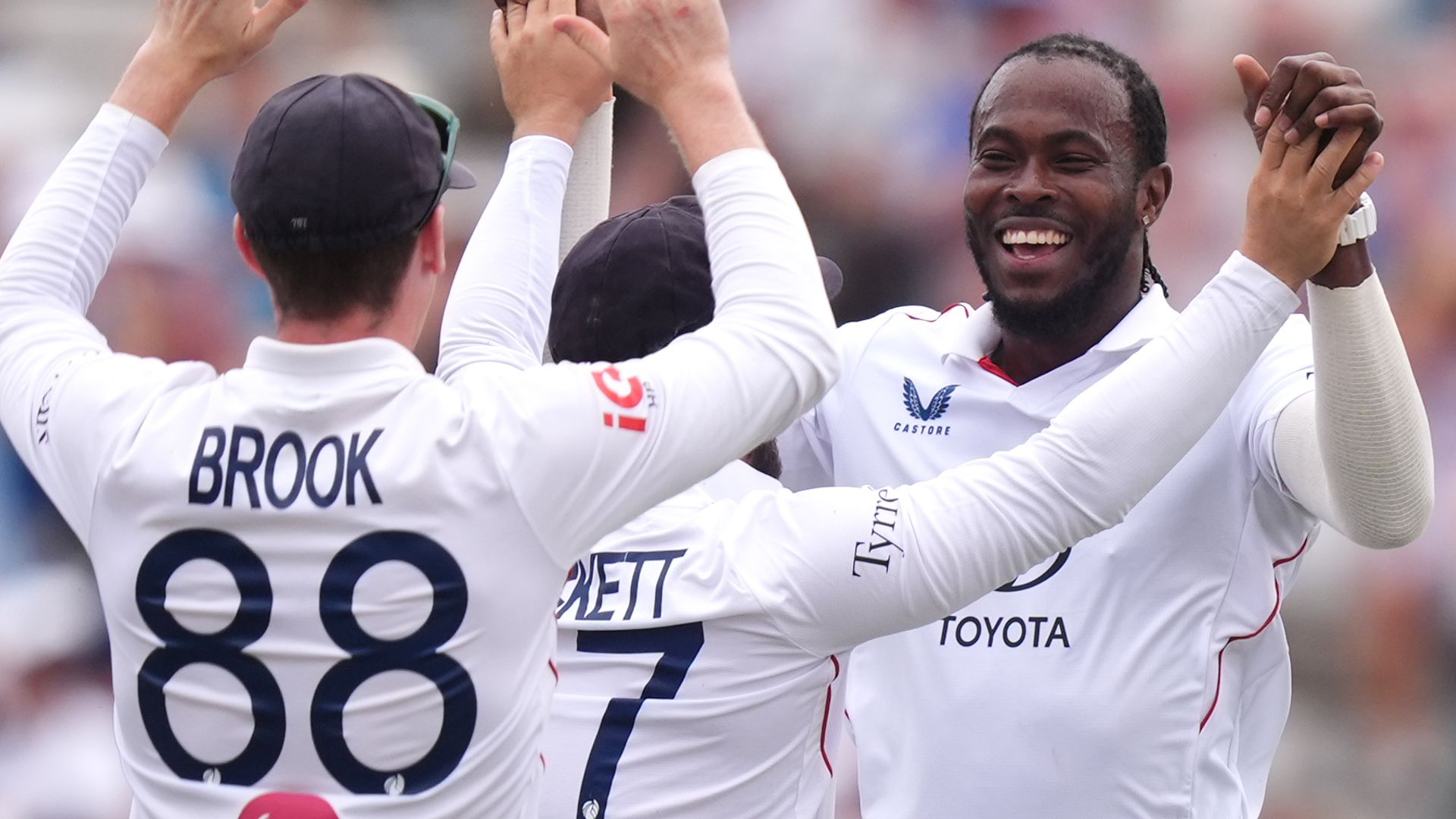 Archer takes two quick wickets after NZ build lead over England LIVE!