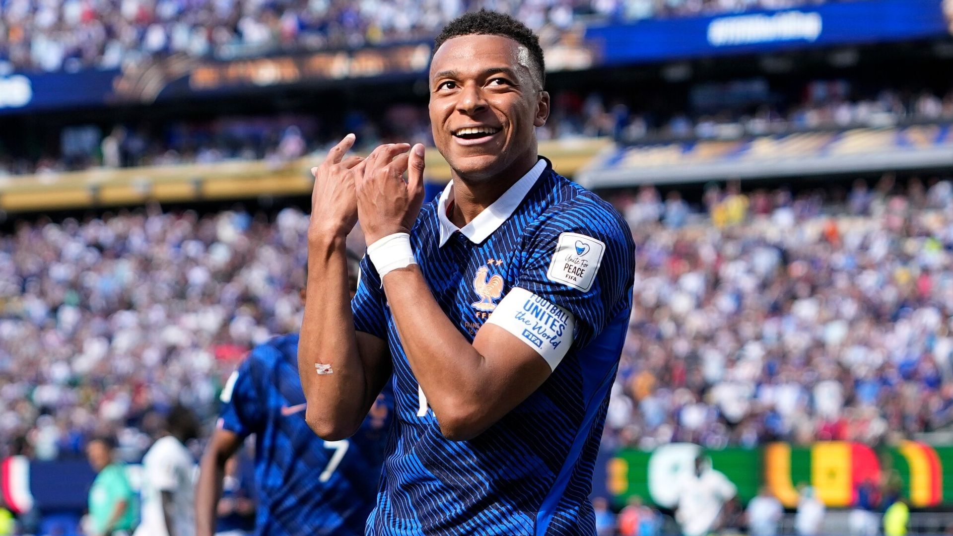 Brilliant Mbappe, Senegal galibiyetinde Fransa'nın en golcü oyuncusu oldu