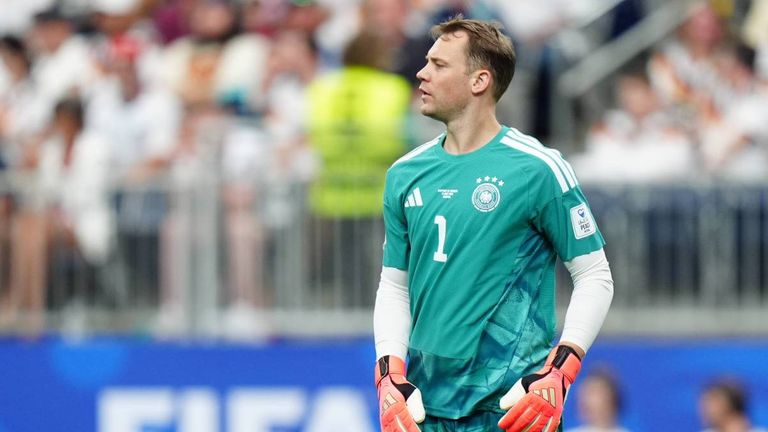Mit dem Spiel gegen Curacao ist Torwart Manuel Neuer mit 40 Jahren, zwei Monaten und 19 Tagen der älteste deutsche Spieler der WM-Historie.