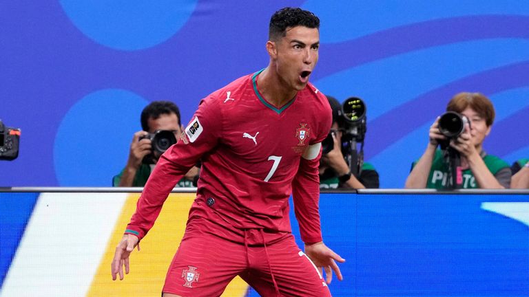 Cristiano Ronaldo darf gegen Usbekistan gleich zwei Treffer bejubeln. 
