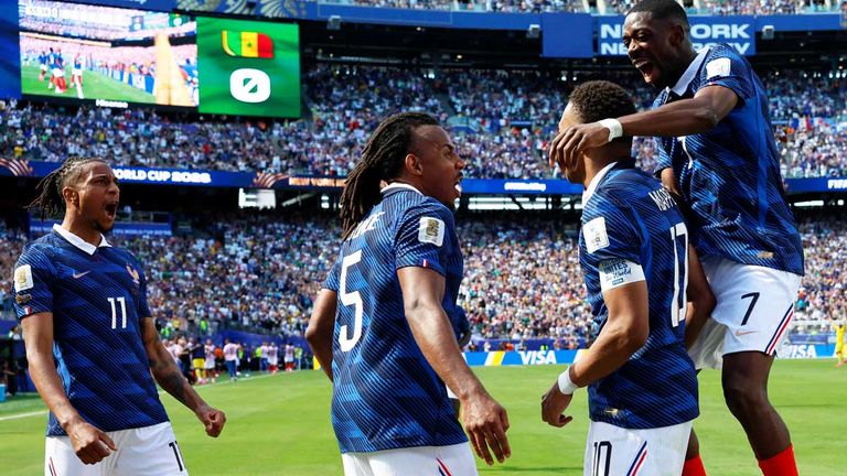 Frankreich gewann sein Eröffnungsspiel gegen Senegal 3:1.