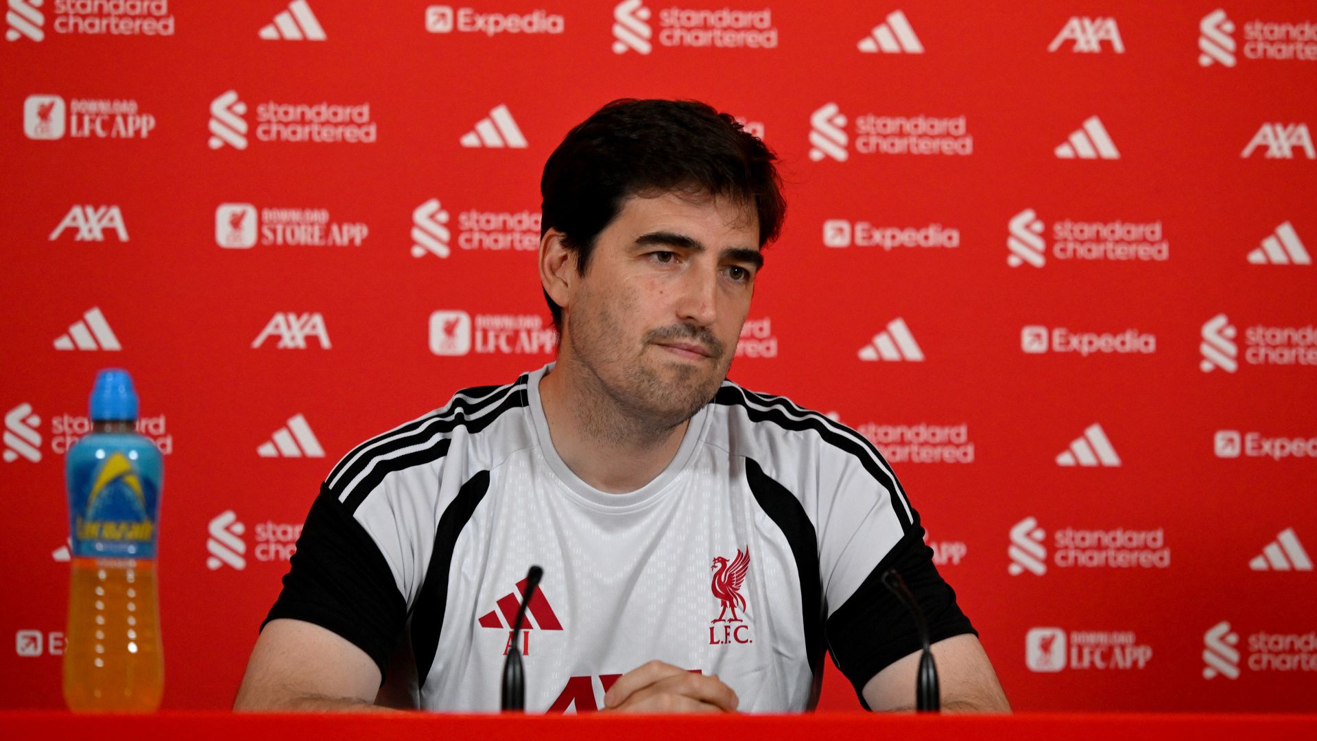 Iraola: Liverpool musi pozyskać więcej piłkarzy przed sezonem