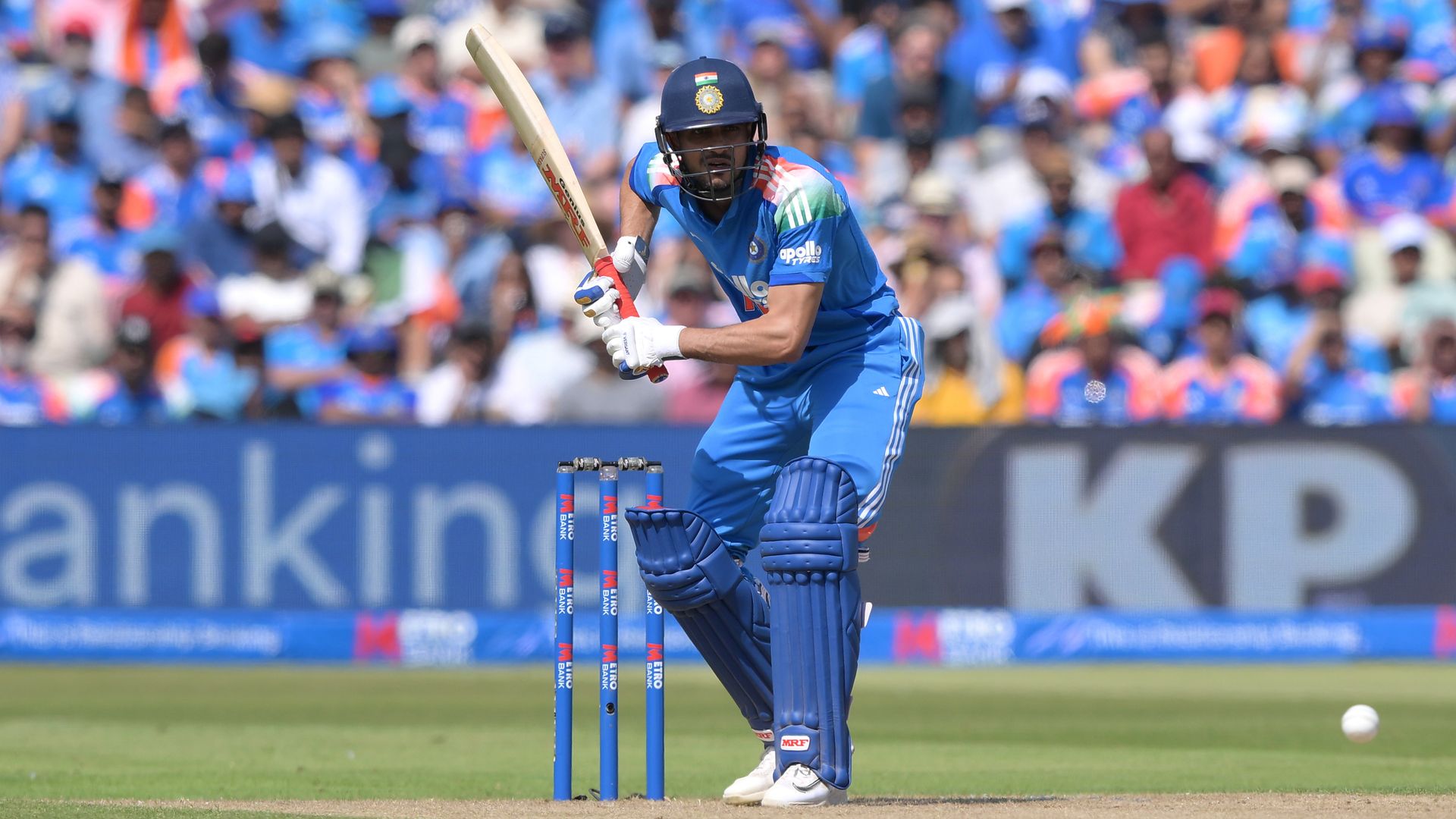 Gill, Shreyas put on century stand as India chase 259 vs England LIVE!