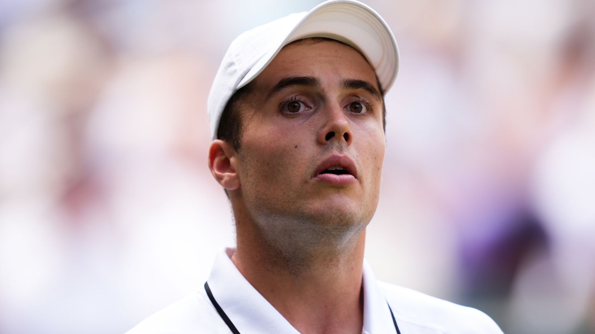 Wimbledon LIVE! Fery loses tight first set to Zverev in semi-final