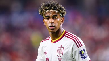 14 July 2026, United States, Arlington: Soccer, Men: World Cup, France vs. Spain, Final Round, Semifinal, Dallas Stadium. Lamine Yamal (Spain) in action. PLEASE NOTE: In accordance with FIFA regulations, these images may be used exclusively for edito
