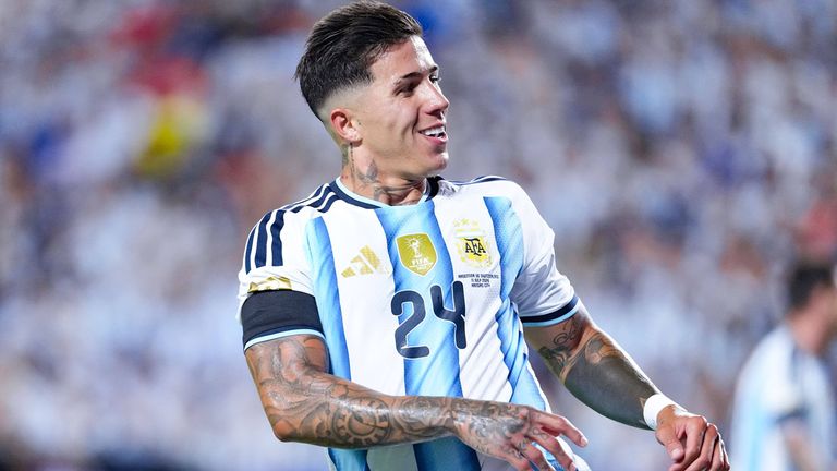 Platz 1: Enzo Fernandez wechselt für 140 bis 152 Millionen Euro vom FC Chelsea zu Manchester City.