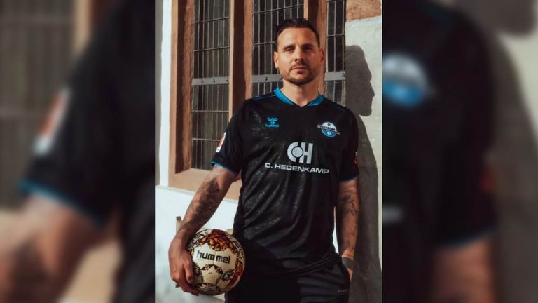 SC PADERBORN 07: Heimtrikot (Quelle: scp07-shop.com)
