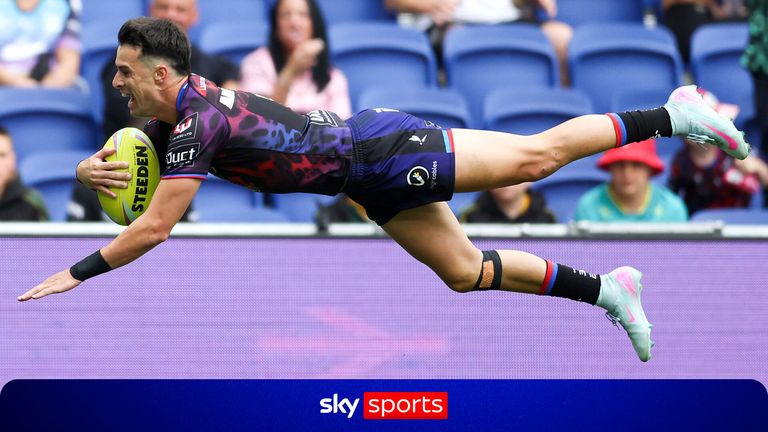 Destaques do Hill Dickinson Stadium enquanto Leigh passava por Warrington