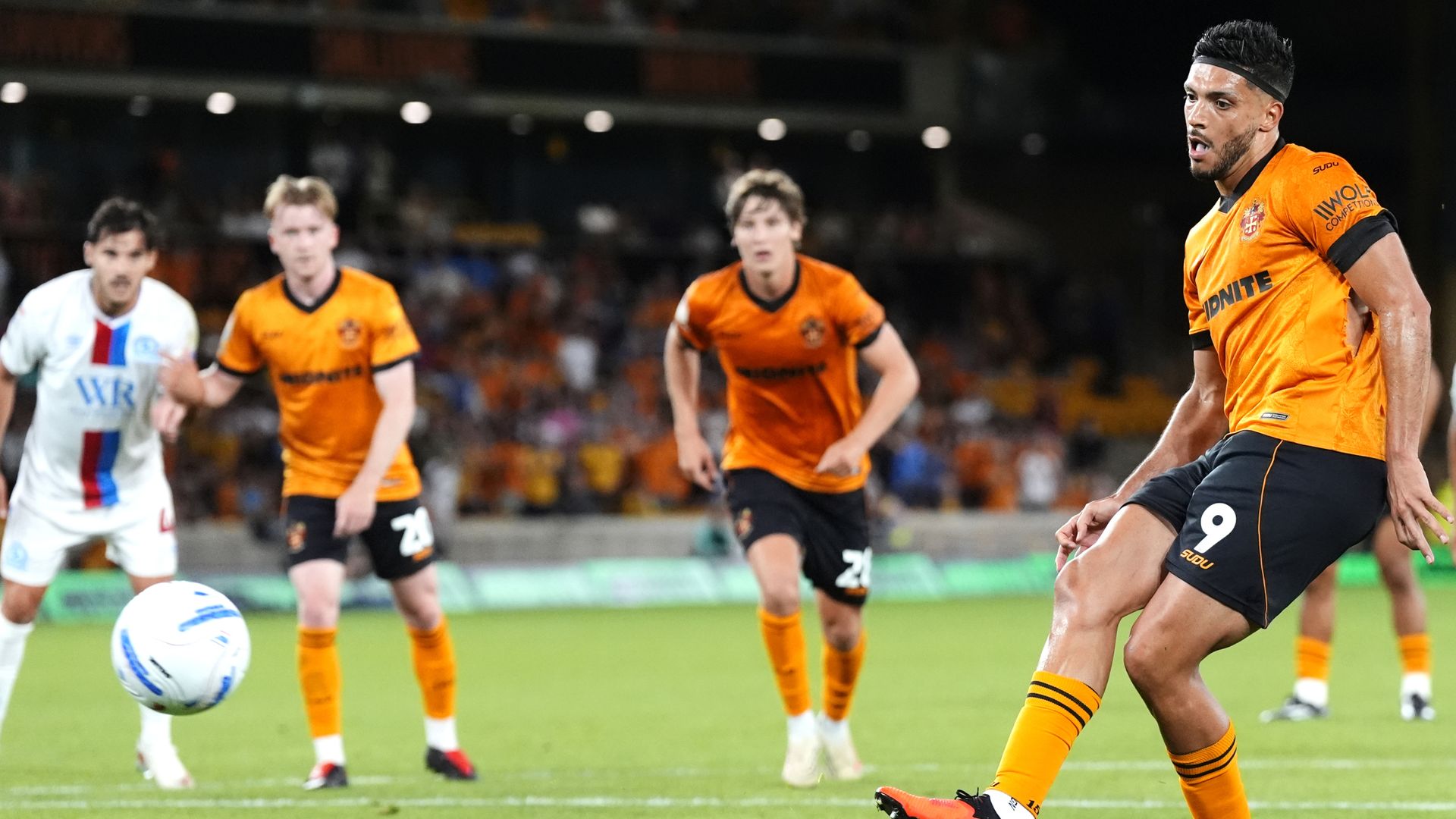 Jimenez salvages point for Wolves on Molineux return