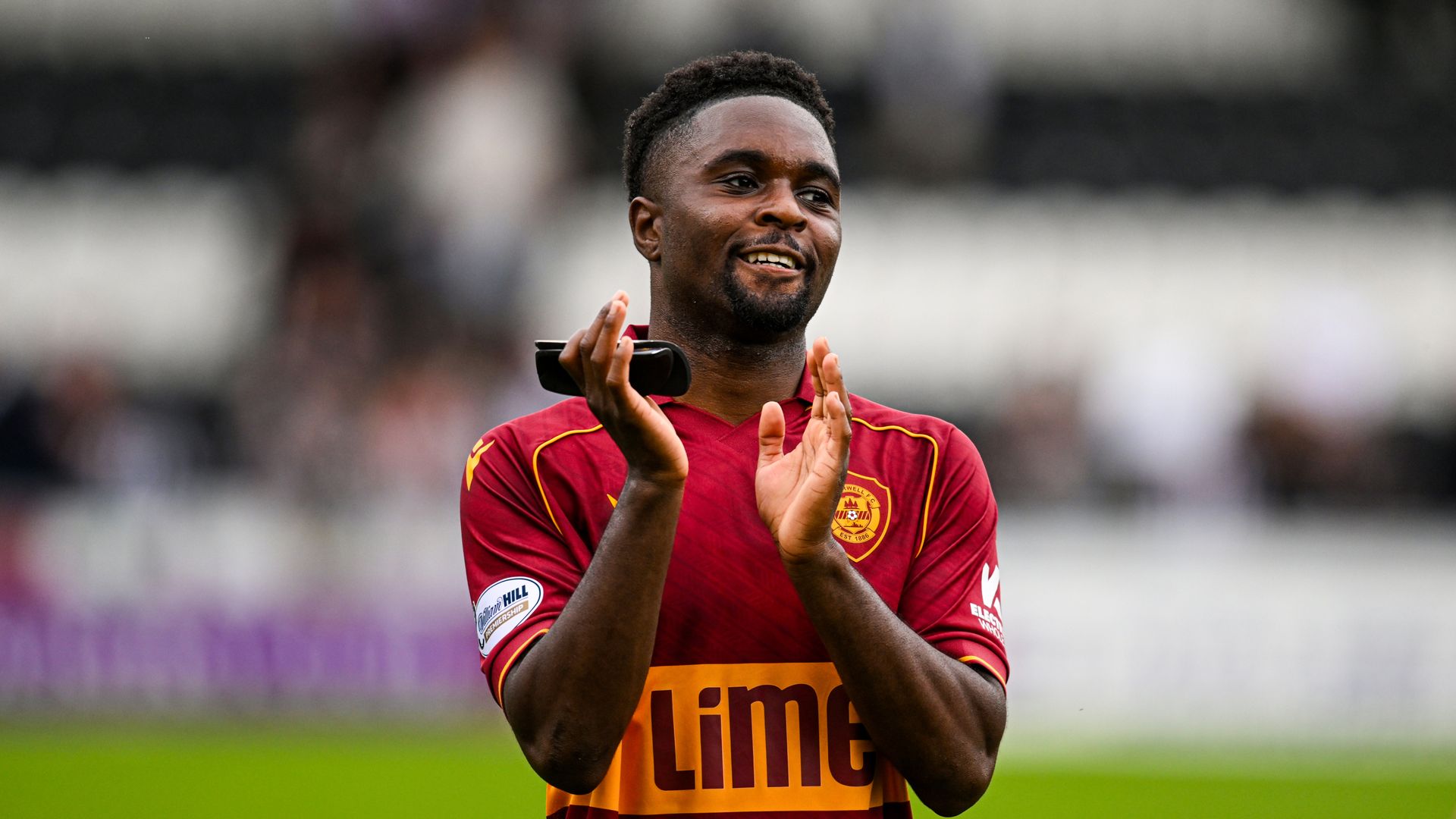 Motherwell saved by debutant Kanga in thrilling St Mirren draw