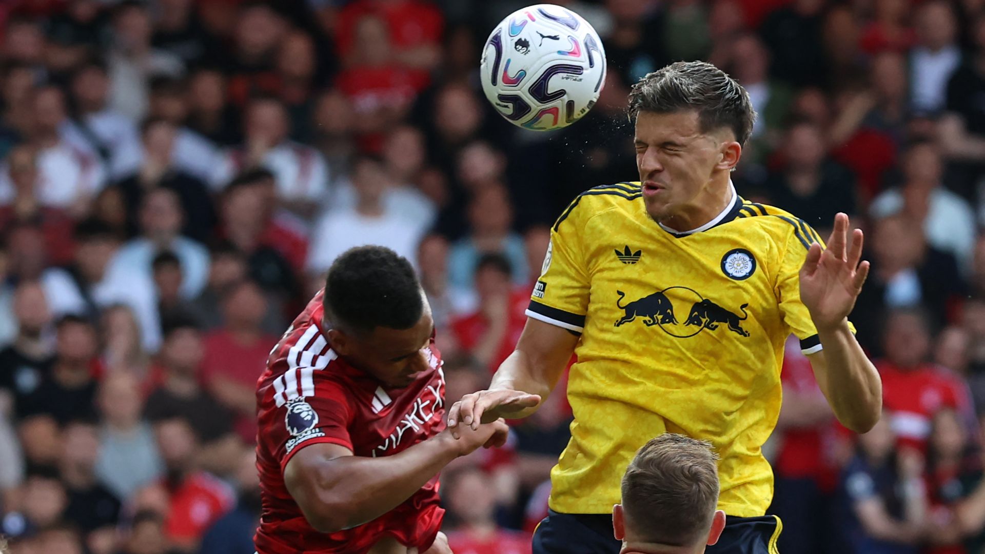 Stach scores late on to put Leeds in front at Forest LIVE!