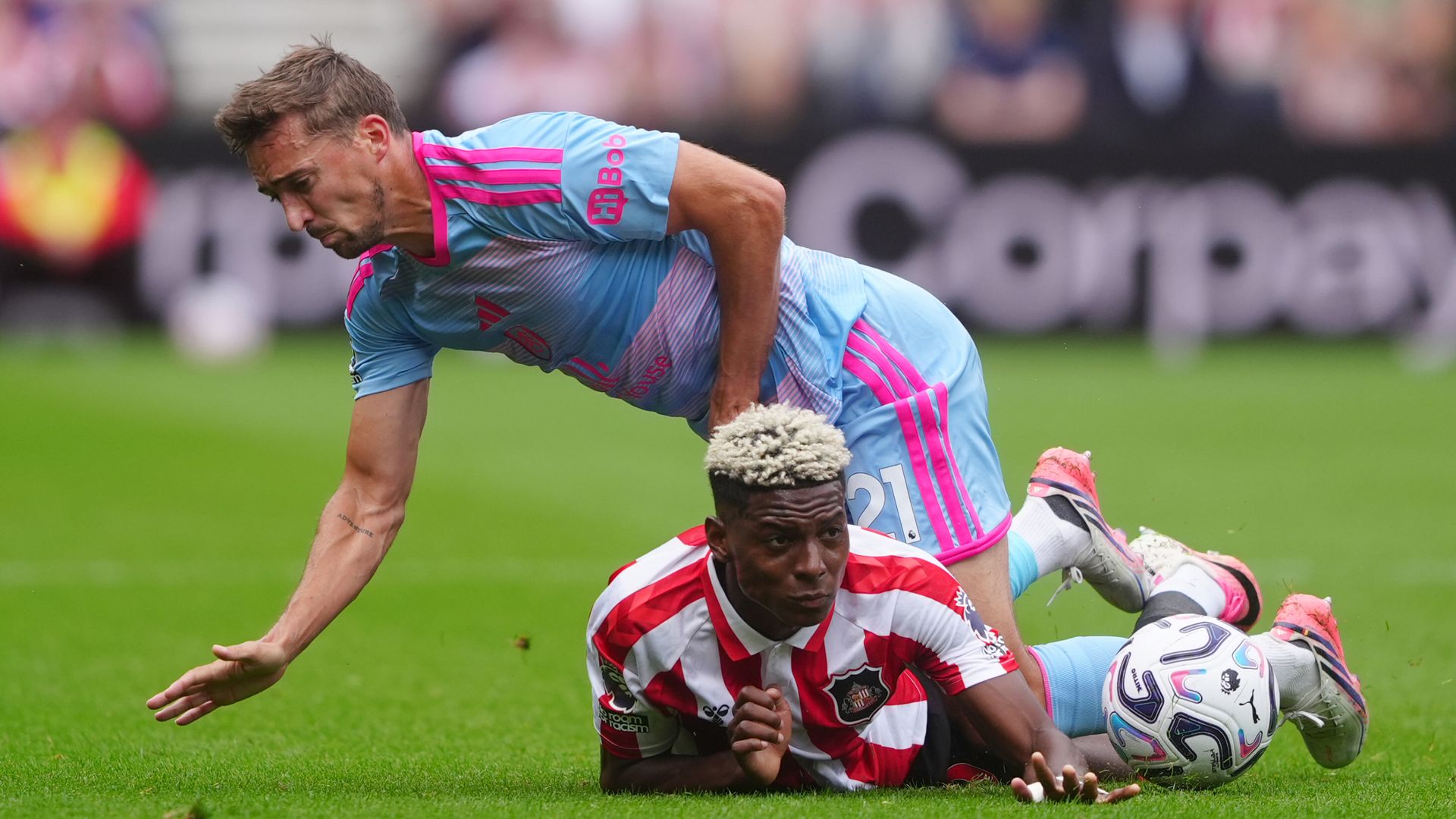 Fulham in tight contest at Sunderland LIVE!