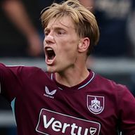 Zian Flemming hit a late double to rescue a draw for Burnley against West Ham