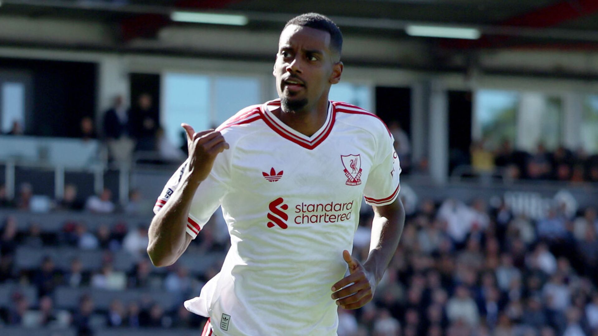 Isak puts Liverpool ahead at Bournemouth LIVE on Sky!