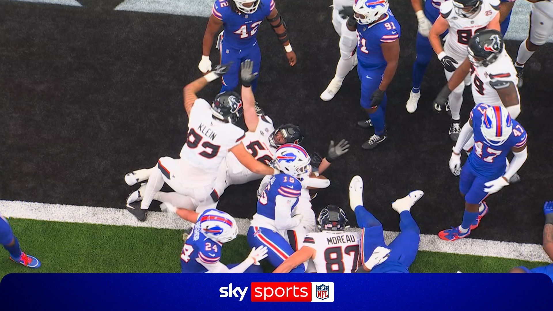 Montgomery bundles over for Texans' first TD of season
