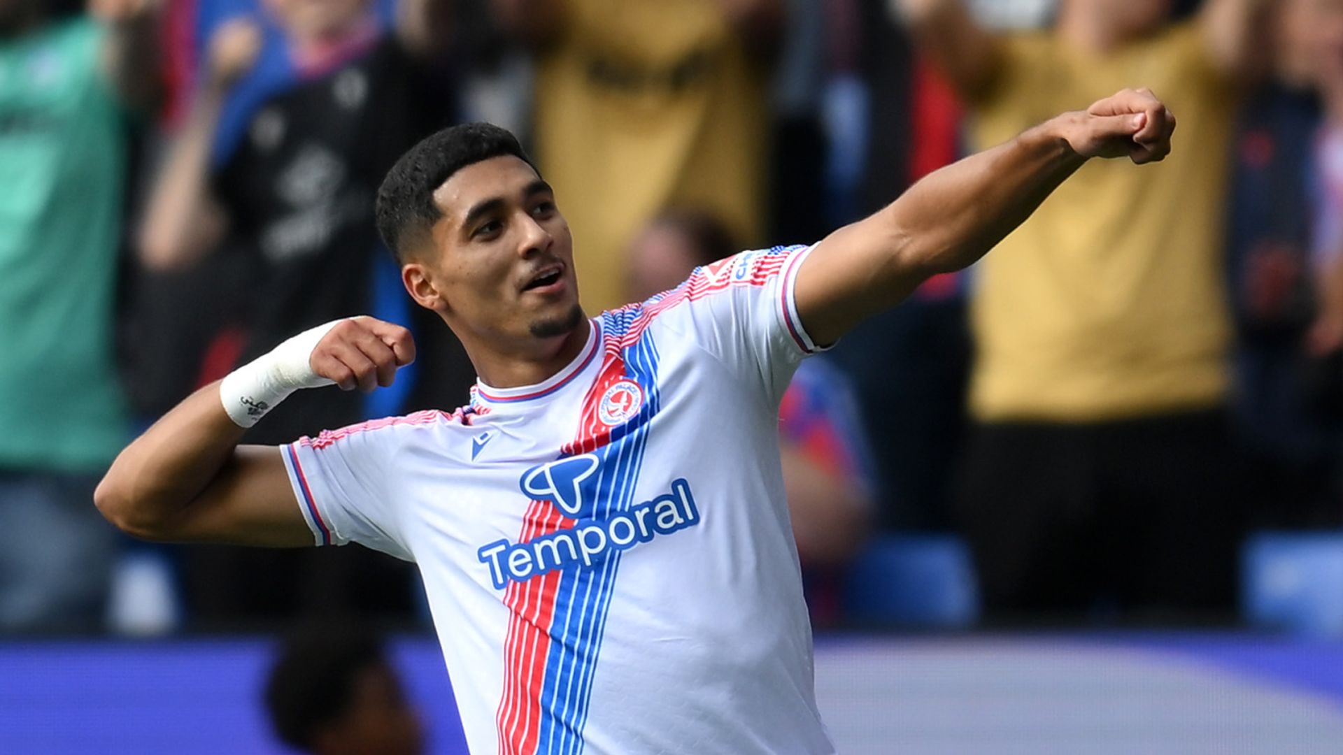 Palace down to 10 men against Ipswich LIVE!