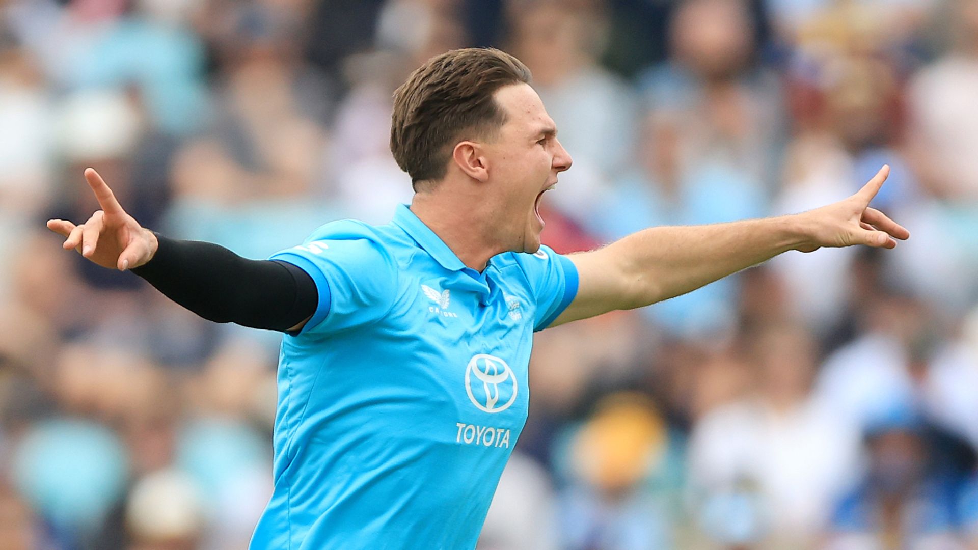 England's Baker takes first ODI wicket as Sri Lanka chase 356 to win series LIVE!