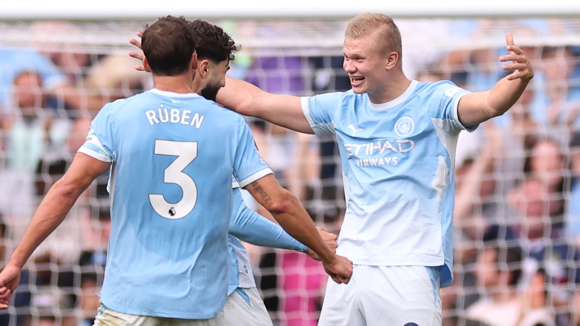 Man City beat Sunderland in EIGHT-goal cracker LIVE!