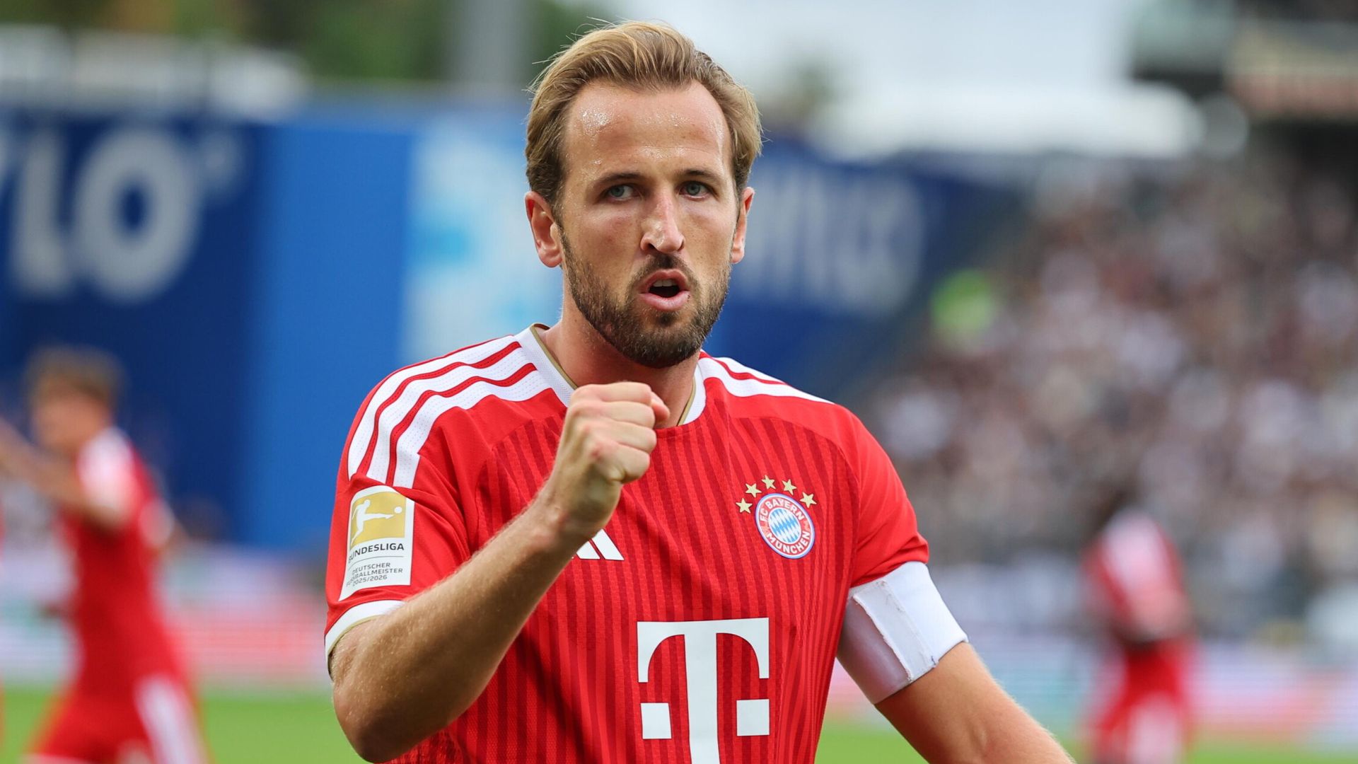 Kane hits landmark goal in Bayern win as Barca maintain perfect start