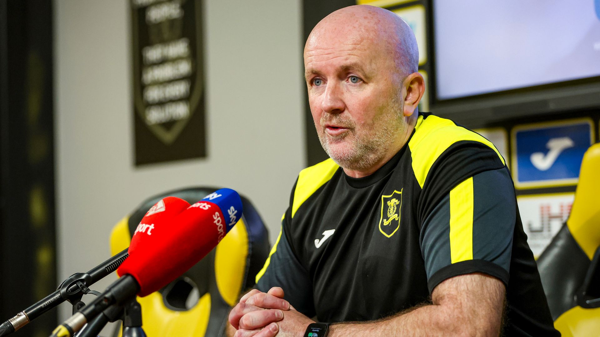 'I can't win!' | Martindale hits back in exchange over Livingston influence claims