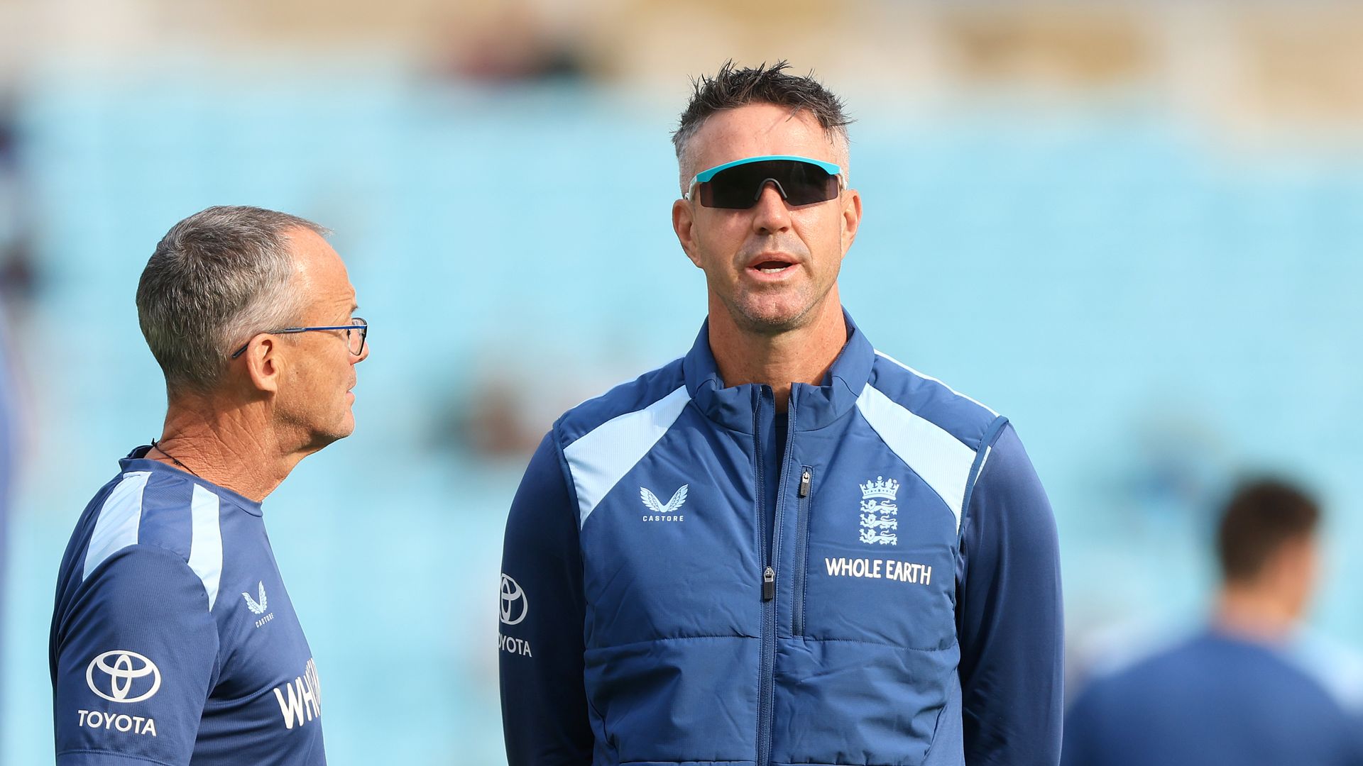England win toss and bat in deciding ODI vs Sri Lanka at the Oval LIVE!