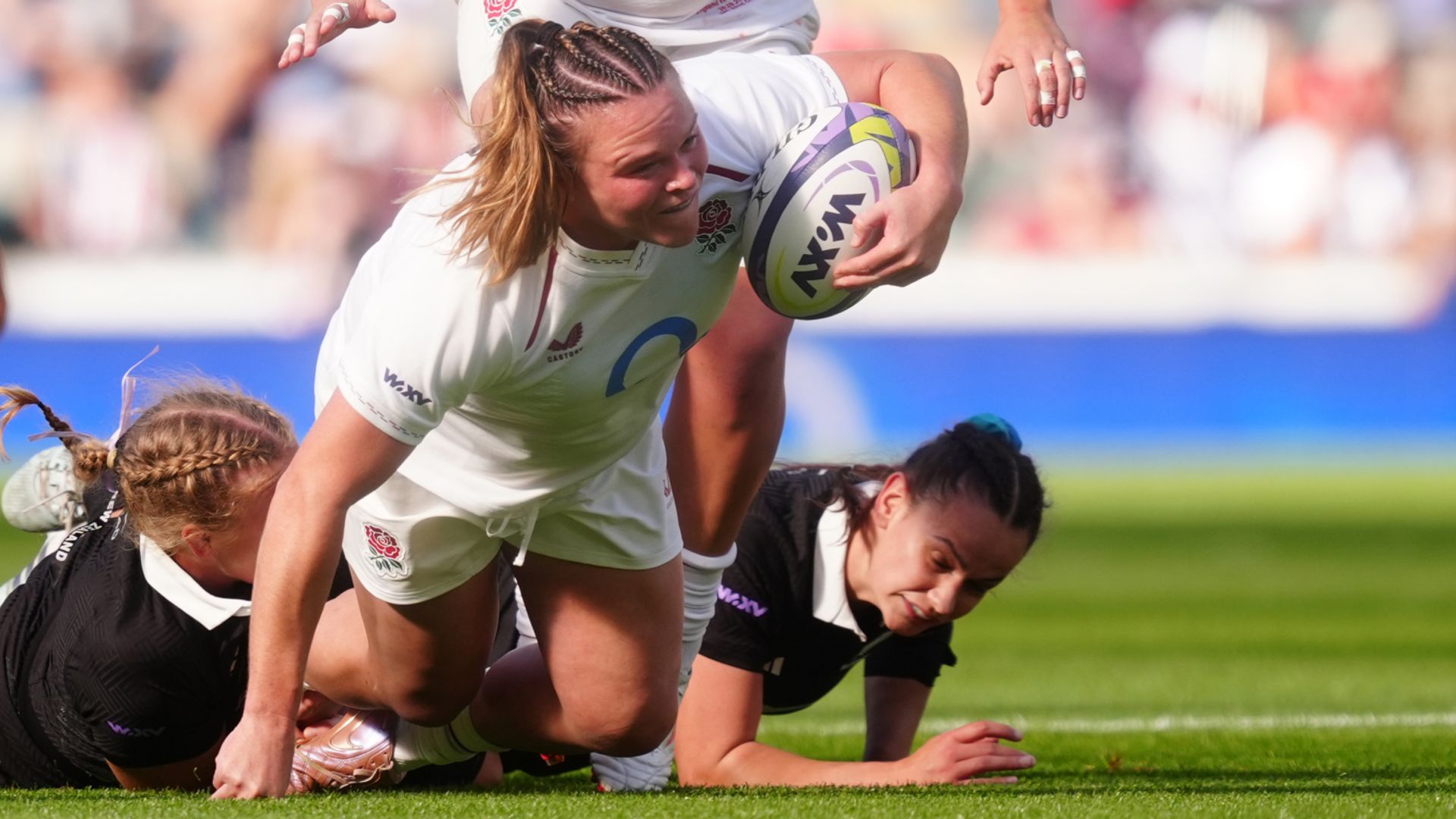 Red Roses trailing New Zealand at the break at Allianz Stadium LIVE!