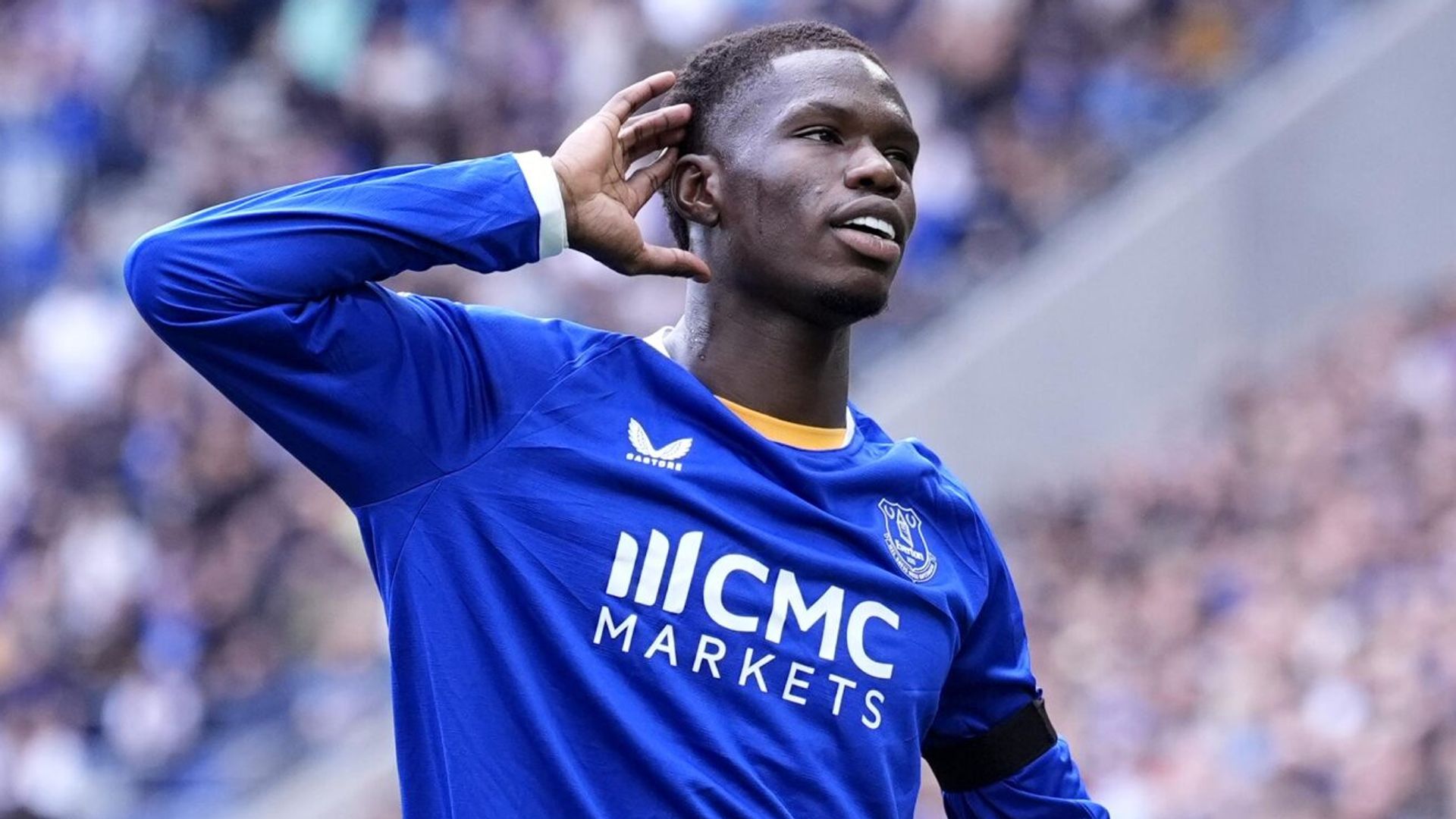 Barry gives Everton early lead over Ipswich LIVE!