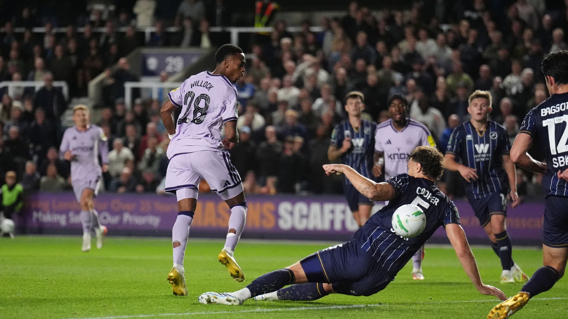 Willock grabs late goal as Newcastle edge Millwall