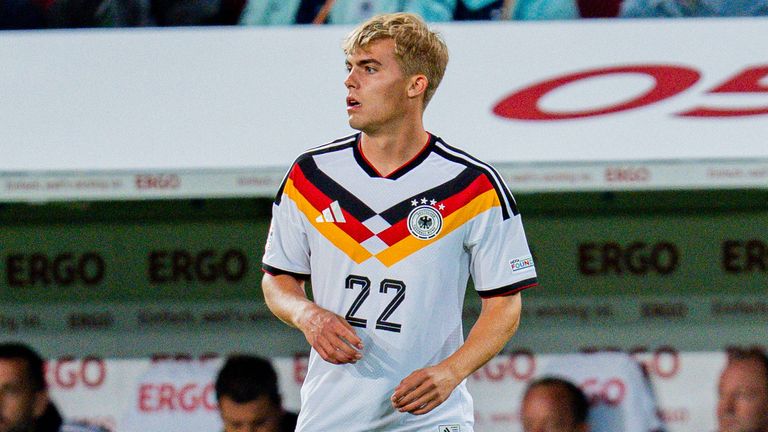 HENNES BEHRENS: Aussenverteidiger (21 Jahre, FC Augsburg) - am 27. September 2026 vs. Griechenland (0:1)
