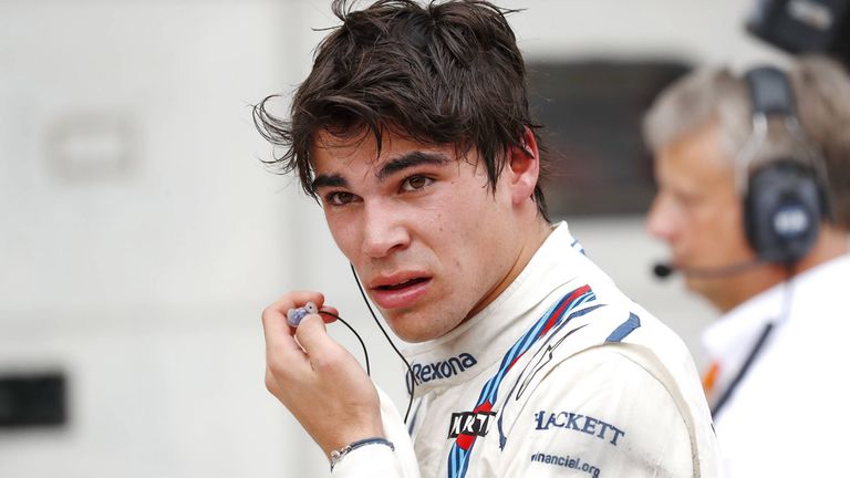 Alonsos heutiger Teamkollege bei Aston Martin, Lance Stroll,  befindet sich 2017 in seiner F1-Rookie-Saison. Im Williams belegt er in Malaysia damals den achten Rang - eine Platzierung, von der der Kanadier derzeit meilenweit entfernt ist.