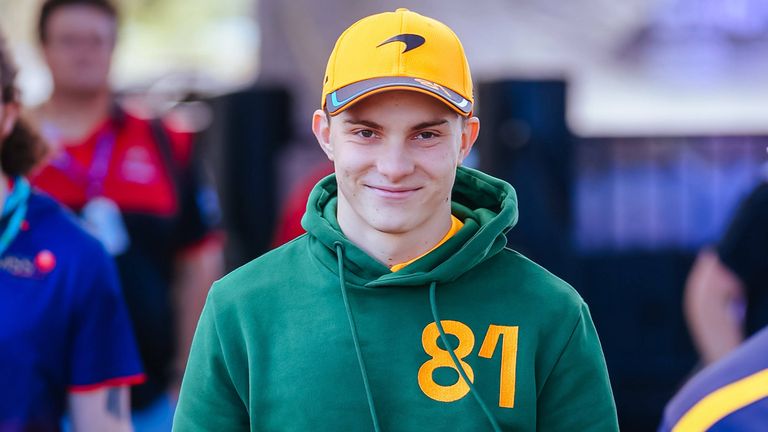 Norris' aktueller Teamkollege Oscar Piastri verpasst 2017 zwar den Titel in der britischen Formel-4-Meisterschaft (Gesamtzweiter, Anm. d. Red.), sammelt aber die nachfolgenden Jahre einige Trophäen in der F3 und F2 ein. Seit 2023 ist er für McLaren in der F1 am Start.